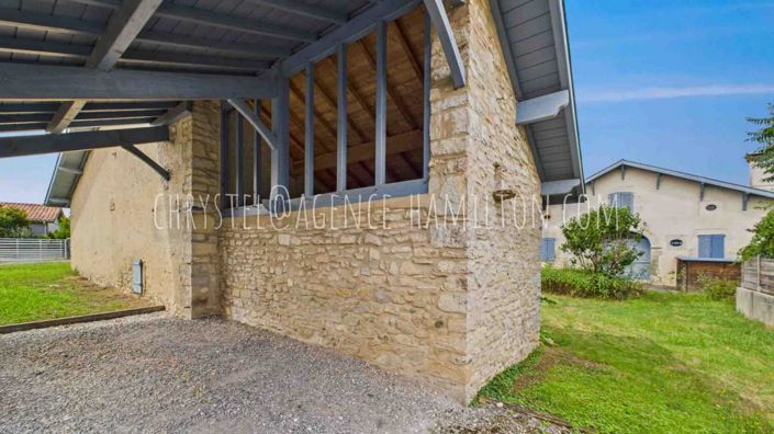 Image No.1-8 Bed House for sale