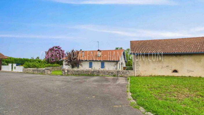 Image No.5-8 Bed House for sale