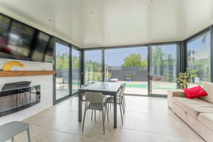 Image No.2-6 Bed Villa for sale