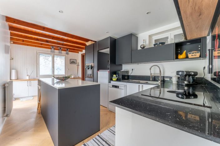 Image No.7-6 Bed Villa for sale