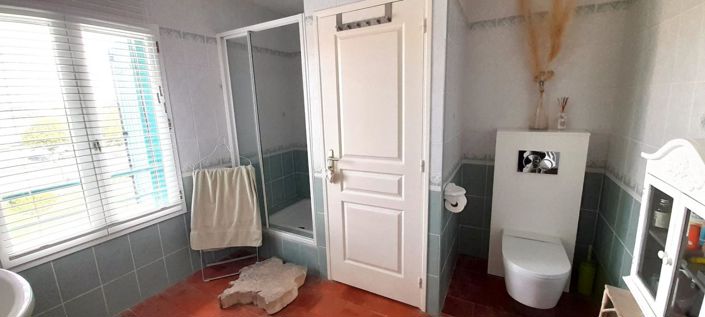 Image No.15-5 Bed House for sale