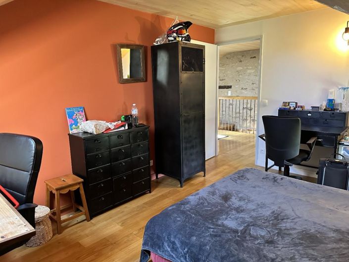 Image No.19-5 Bed Property for sale