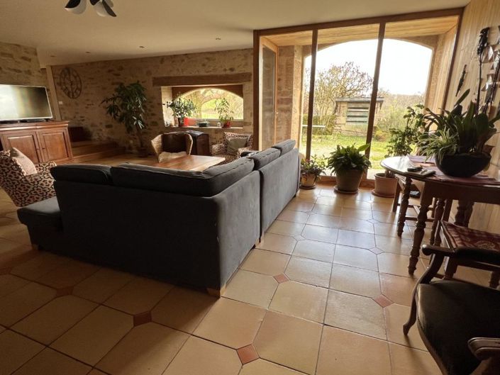 Image No.6-5 Bed Property for sale