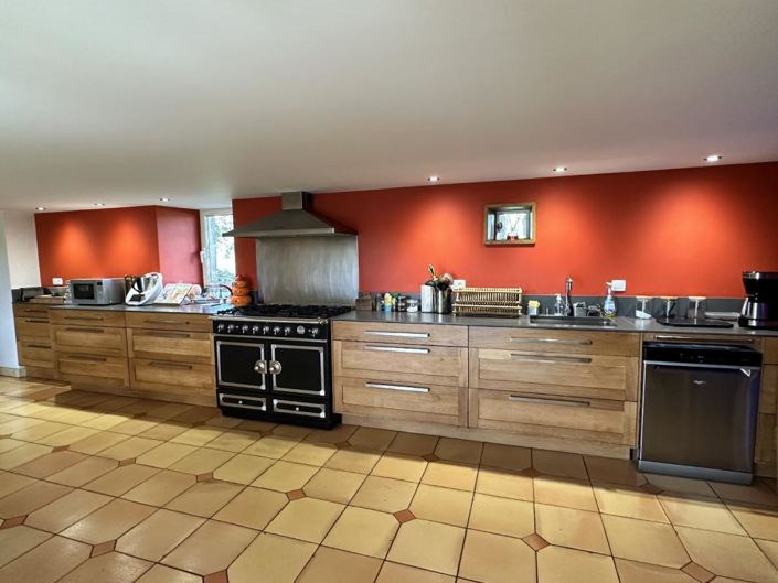 Image No.7-5 Bed Property for sale