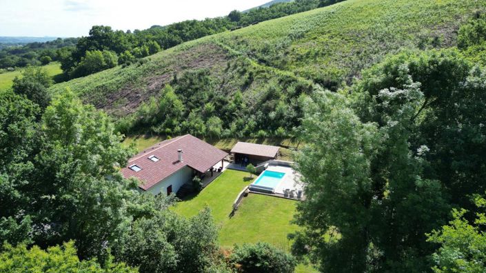 Image No.2-4 Bed House for sale