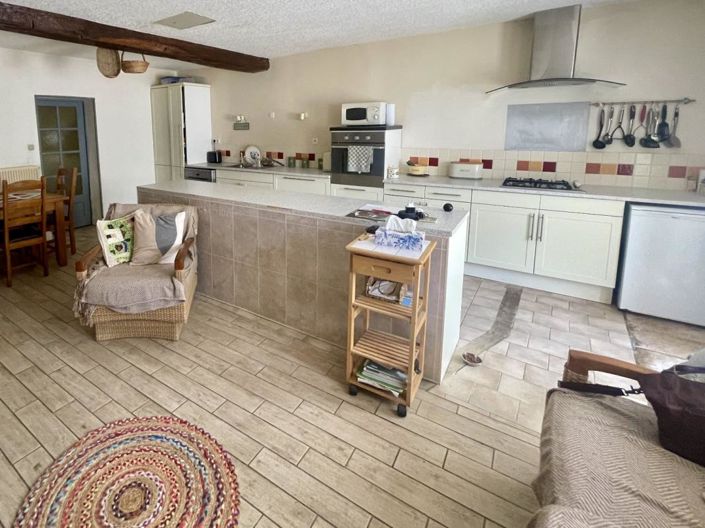 Image No.3-3 Bed Property for sale