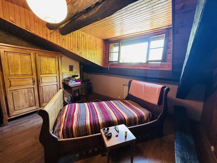 Image No.9-2 Bed Property for sale