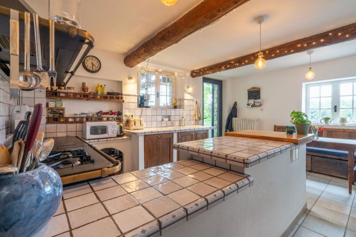 Image No.5-7 Bed Property for sale