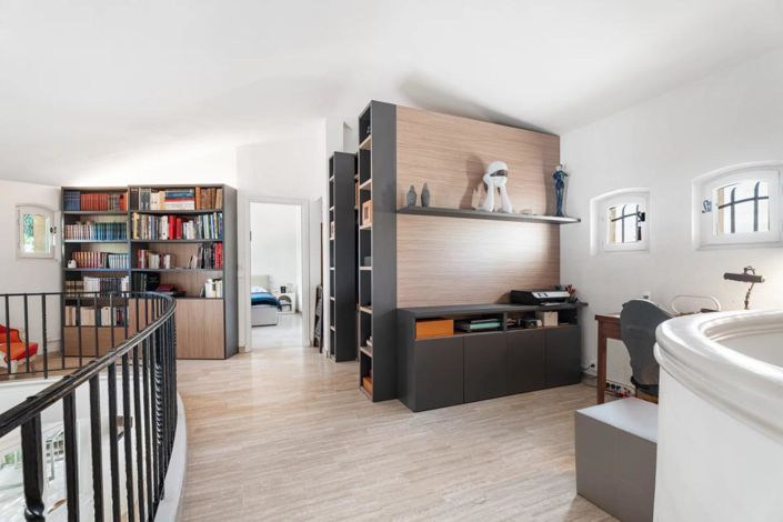 Image No.11-3 Bed Property for sale