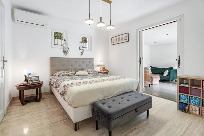 Image No.15-3 Bed Property for sale