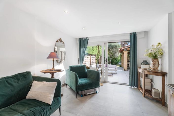 Image No.16-3 Bed Property for sale