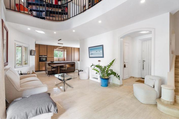 Image No.3-3 Bed Property for sale