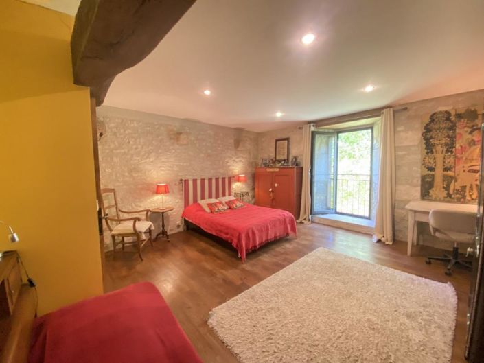 Image No.11-2 Bed Property for sale