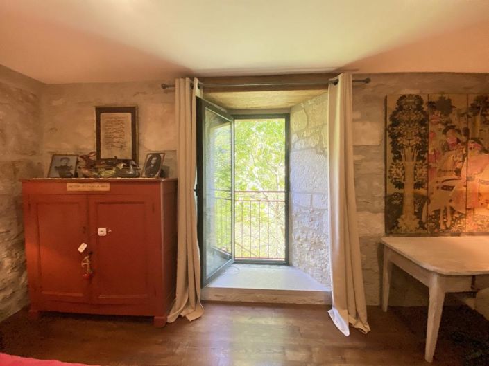 Image No.14-2 Bed Property for sale