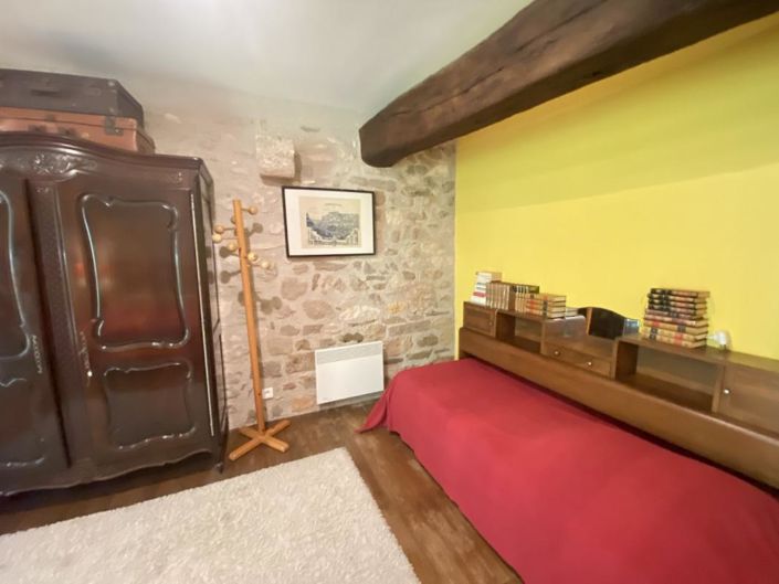 Image No.17-2 Bed Property for sale