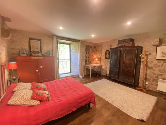 Image No.4-2 Bed Property for sale