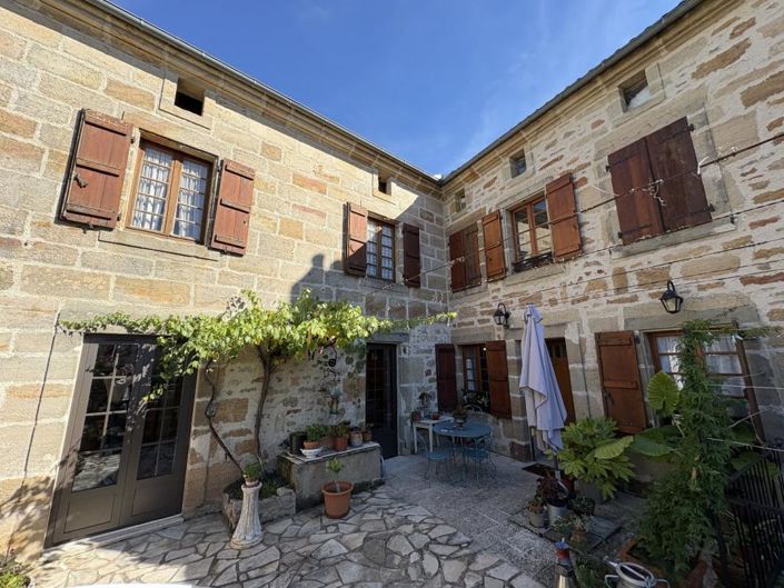 Image No.2-6 Bed Property for sale