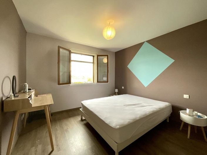 Image No.5-4 Bed Property for sale