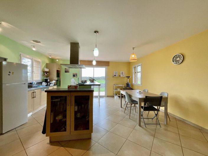 Image No.8-4 Bed Property for sale