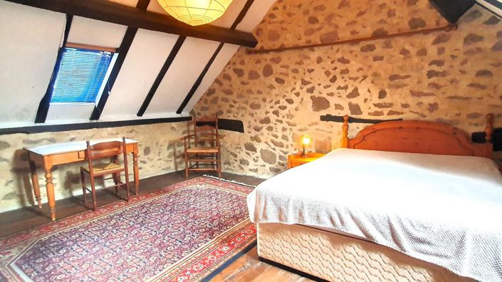 Image No.14-3 Bed Property for sale