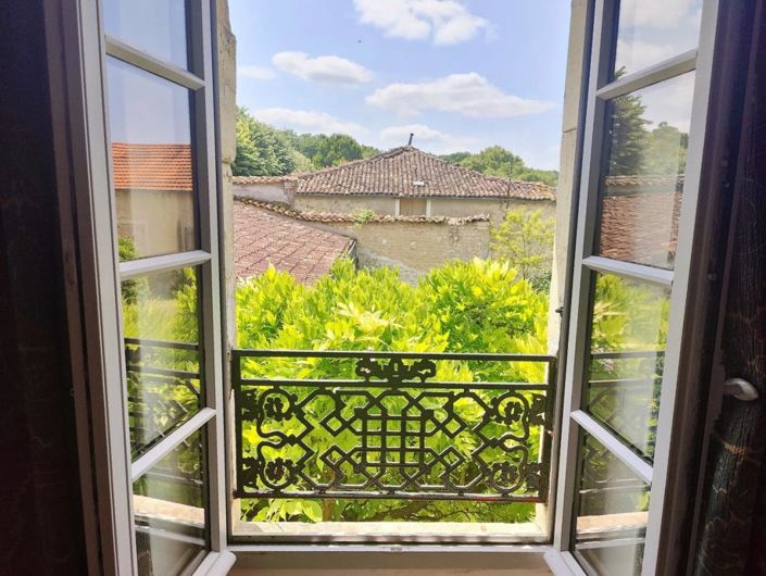 Image No.15-5 Bed Property for sale