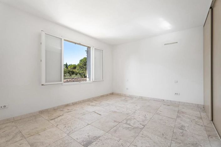 Image No.14-2 Bed House for sale