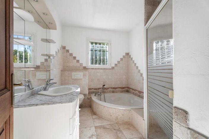 Image No.16-2 Bed House for sale