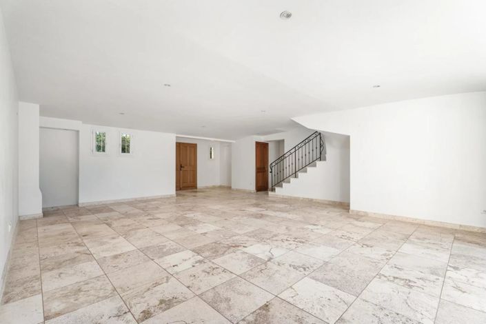 Image No.4-2 Bed House for sale