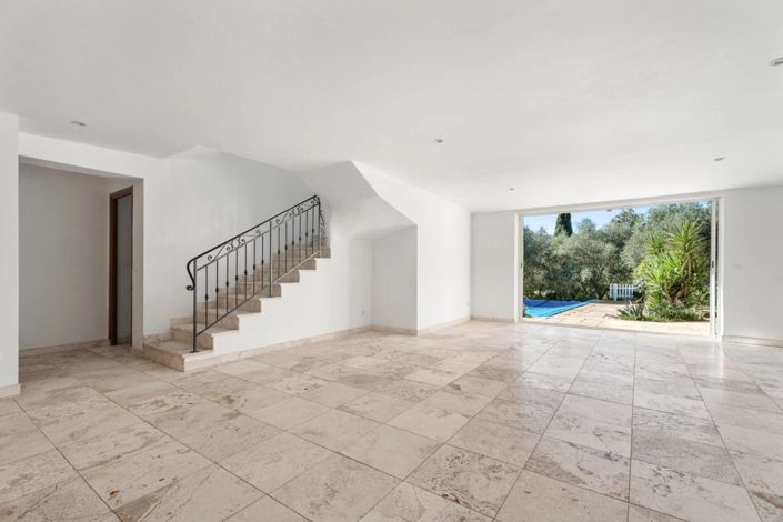 Image No.5-2 Bed House for sale