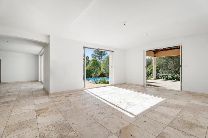 Image No.6-2 Bed House for sale