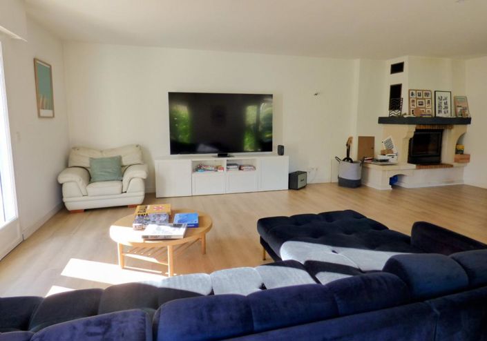 Image No.6-5 Bed Property for sale