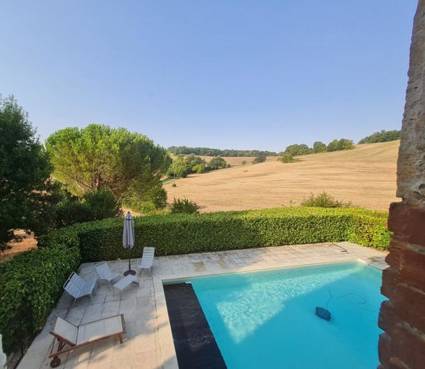 Image No.17-4 Bed Property for sale