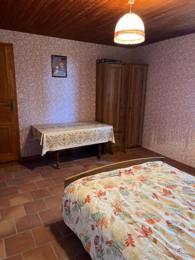 Image No.17-4 Bed House for sale