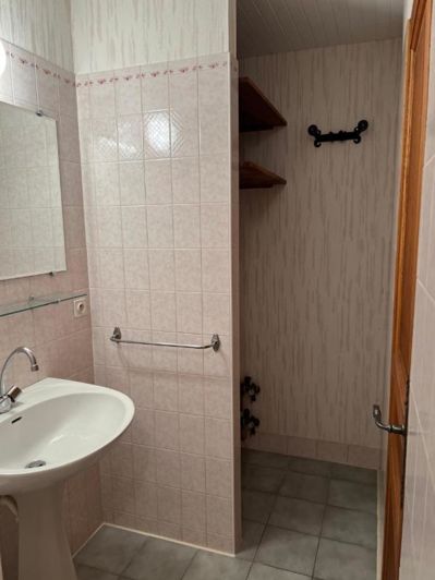 Image No.19-4 Bed House for sale