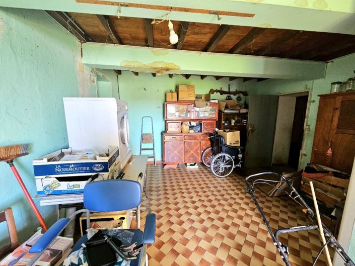 Image No.10-3 Bed Property for sale