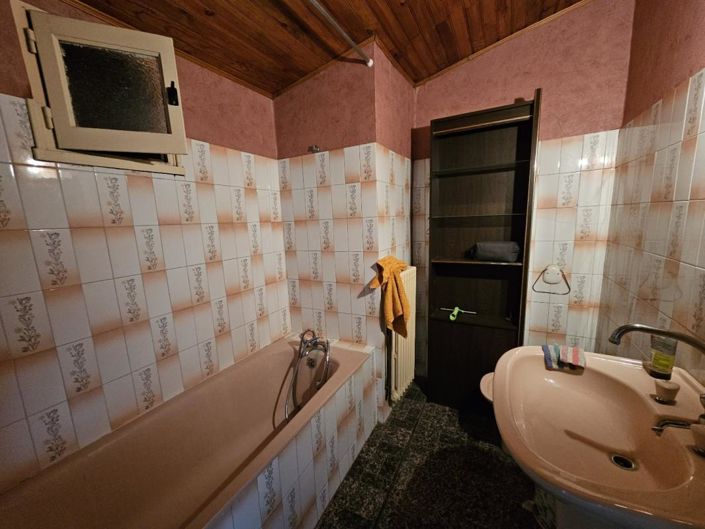 Image No.18-5 Bed Property for sale