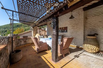 Propriété de 3 chambres à vendre à Grasse