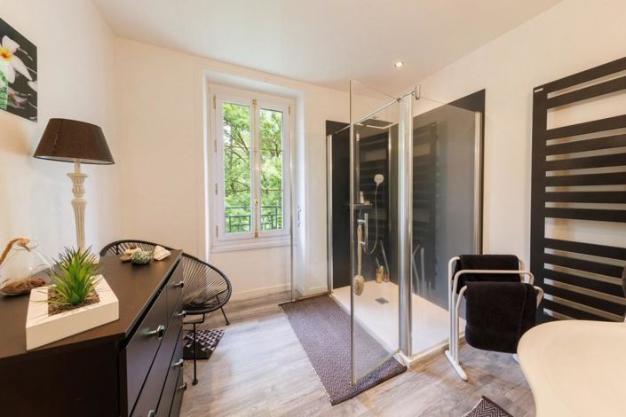 Image No.5-3 Bed Property for sale