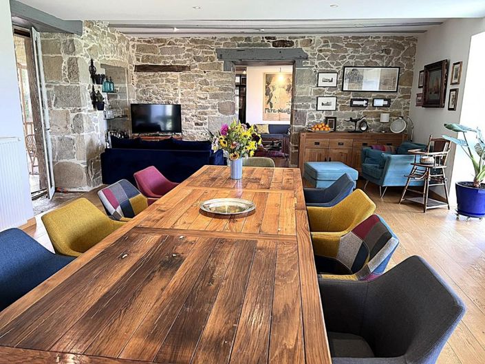 Image No.12-5 Bed Property for sale