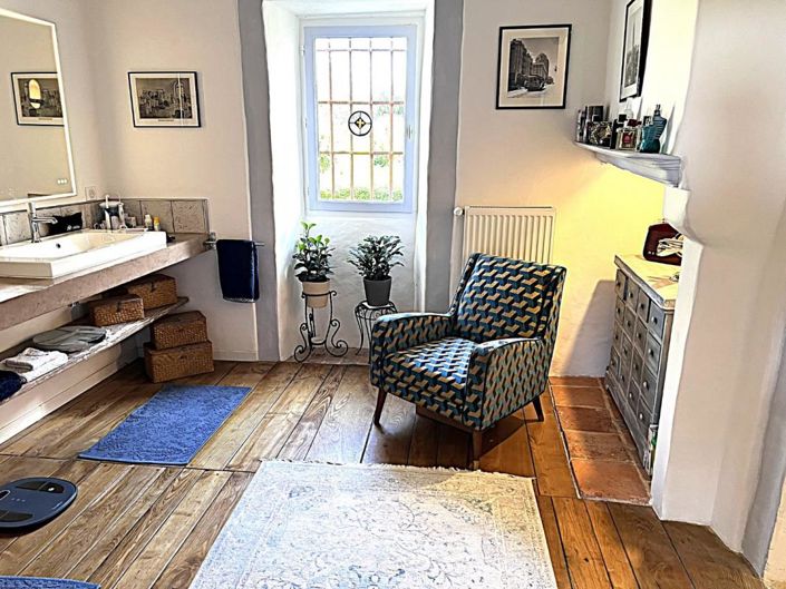 Image No.14-5 Bed Property for sale