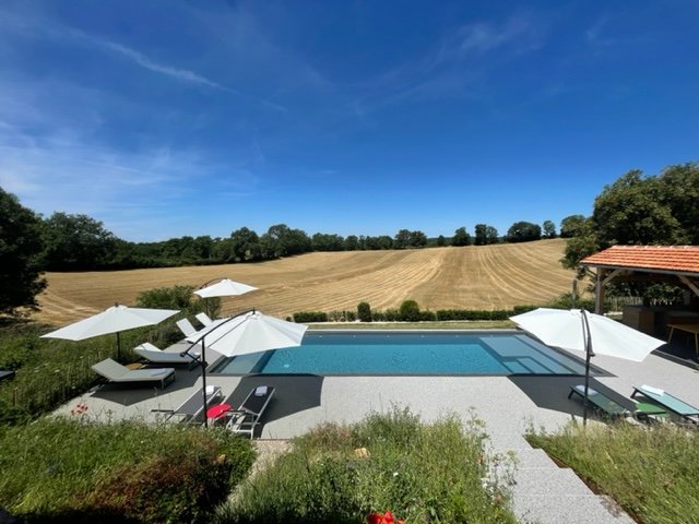 Image No.8-5 Bed Property for sale