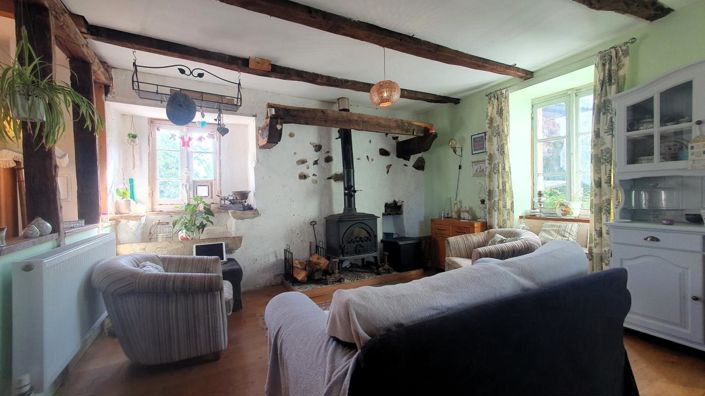 Image No.17-3 Bed Property for sale