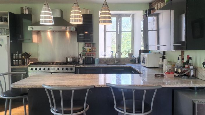 Image No.3-3 Bed Property for sale