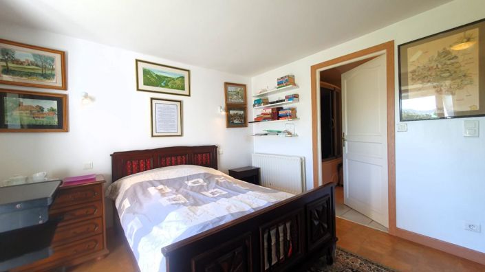 Image No.12-4 Bed Property for sale