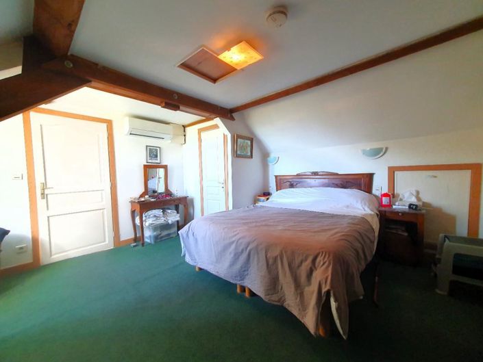 Image No.14-4 Bed Property for sale