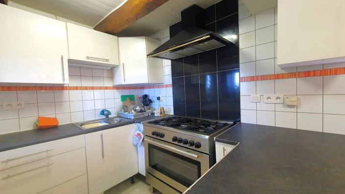 Image No.20-4 Bed Property for sale