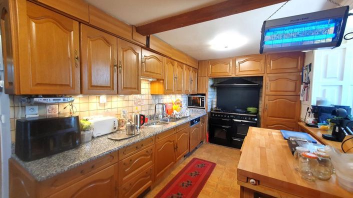 Image No.6-4 Bed Property for sale