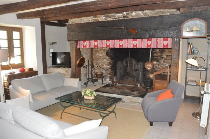 Image No.12-6 Bed Property for sale