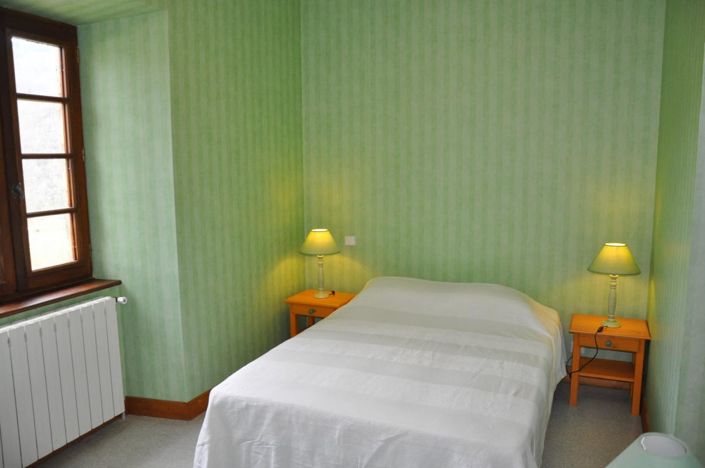 Image No.16-6 Bed Property for sale