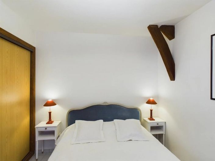 Image No.6-6 Bed Property for sale